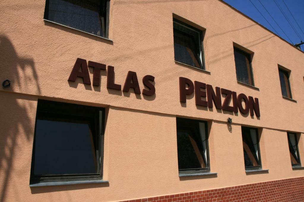 Penzion Atlas Štúrovo Zewnętrze zdjęcie